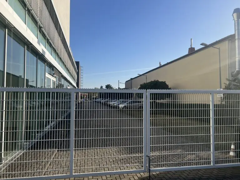 Aussenparkplatz Shuttle